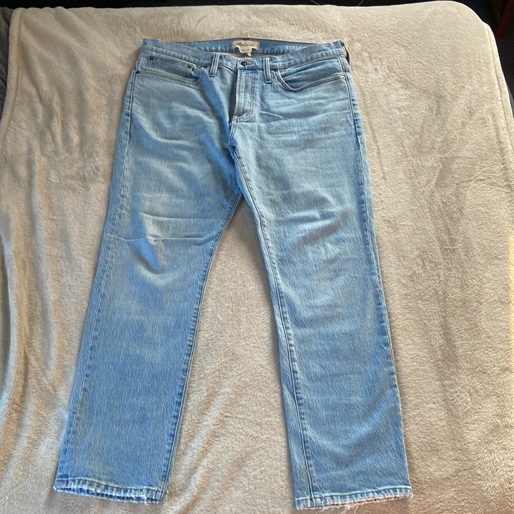 Madewell Mens Denim Jeans. Athletic Slim Jeans in Becklow Wash. 36x30.